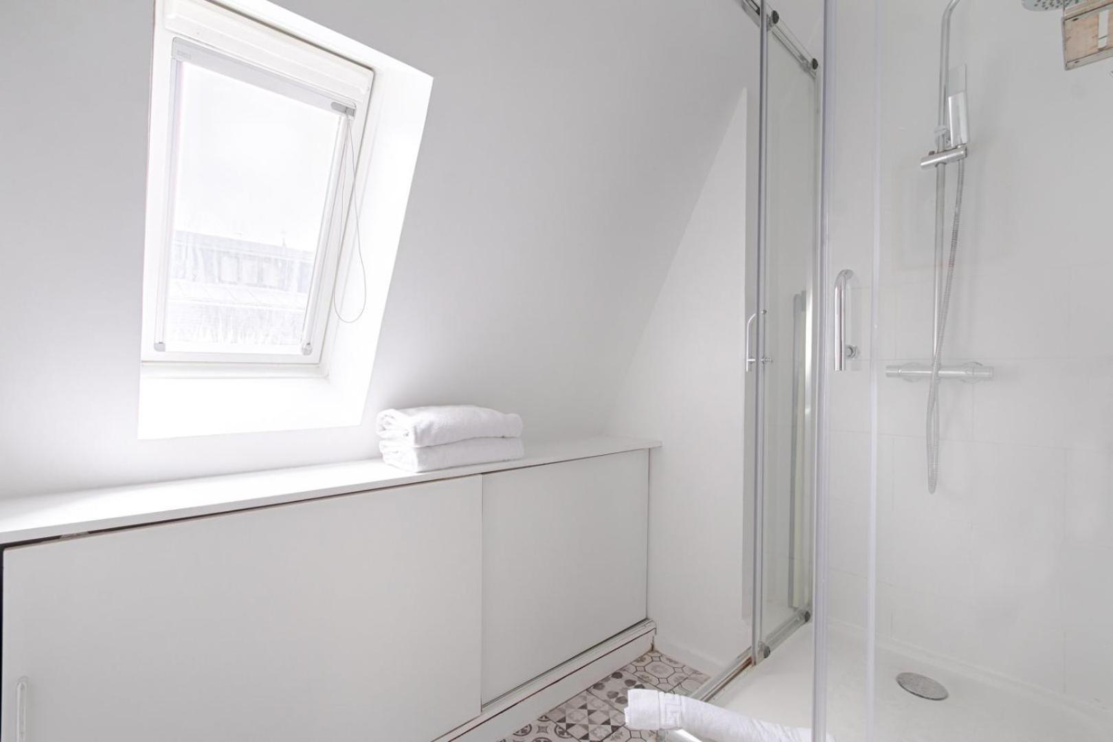 Appartement Near To Saint Lazare - 6P باريس المظهر الخارجي الصورة